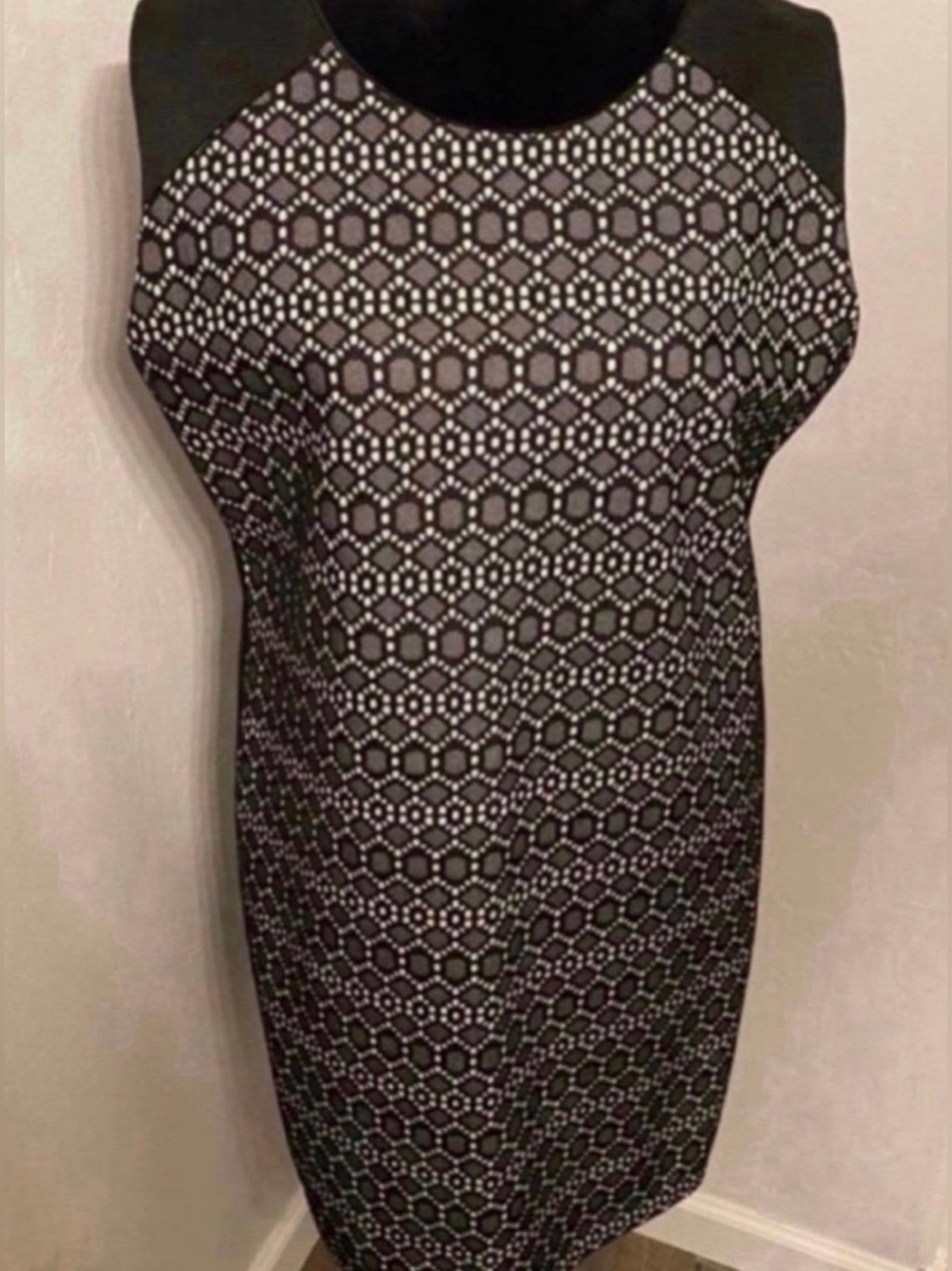 NWT Women’s Black Geometric Sheath Dress (Size L)